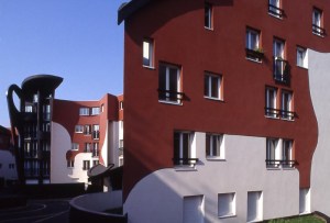 ZAC de l'Orme-Seul à La Courneuve (93), construite au début des années 1990 à l'emplacement de la défunte barre Debussy démolie en 1986