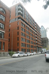 Une vue des phases 3 et 4 des Condos Lowney dans Griffintown