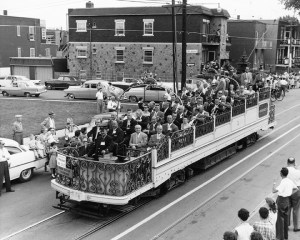 Défilé des tramways sur le boulevard Rosemont