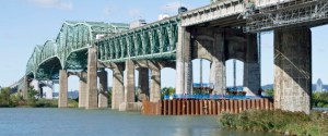 L'actuel Pont Champlain, construit dans les années 1960