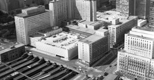 Vue aérienne de la Gare centrale de Montréal gérée par le CN en 1963