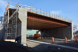 Construction du pont d'étagement de la rue d'Angers