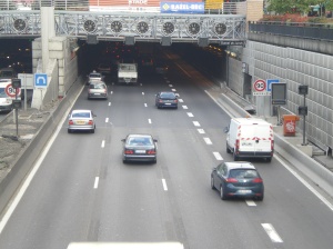 Vue du portail sud du tunnel du Landy construit à Saint-Denis dans les années 1990