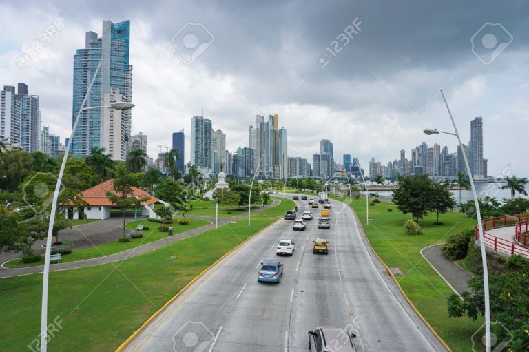 Cars and trucks on the highway in Panama City
