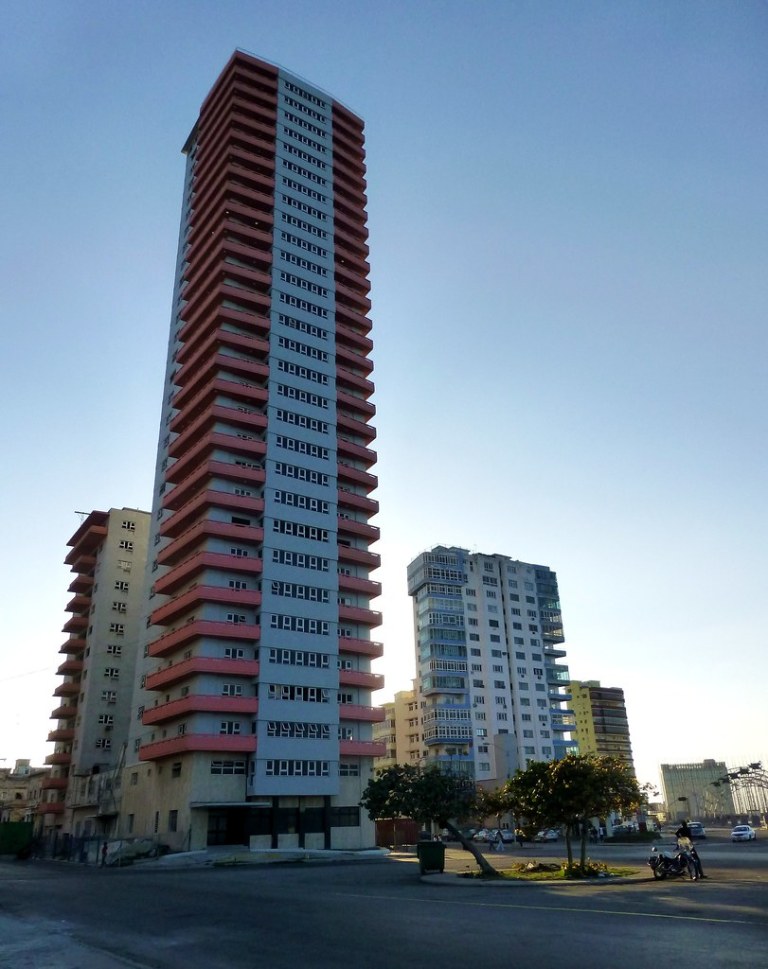 Edificio Someillan (La Havane, Cuba)