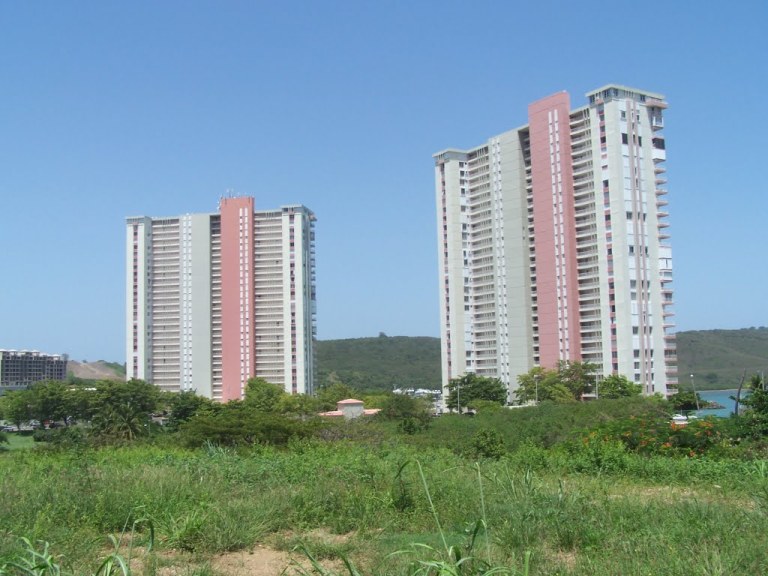Condominio Dos Marinas (Fajardo, PR)
