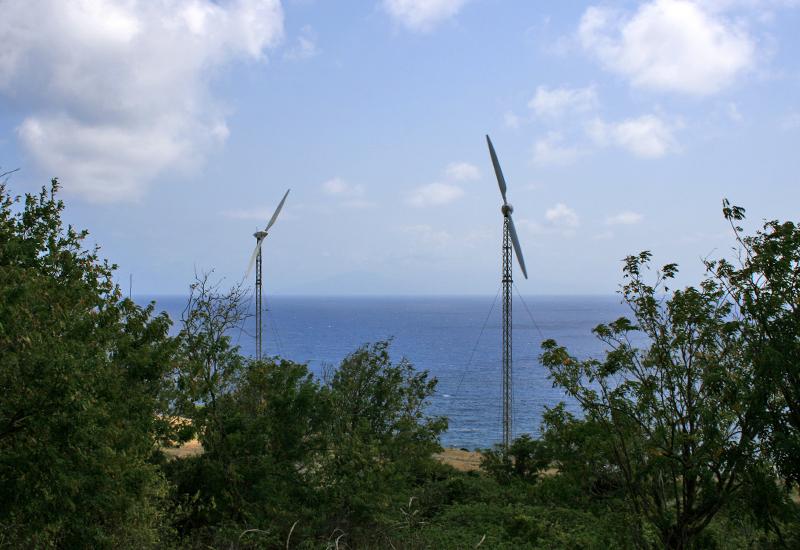 Eoliennes de Terre-de-Bas (Les Saintes)